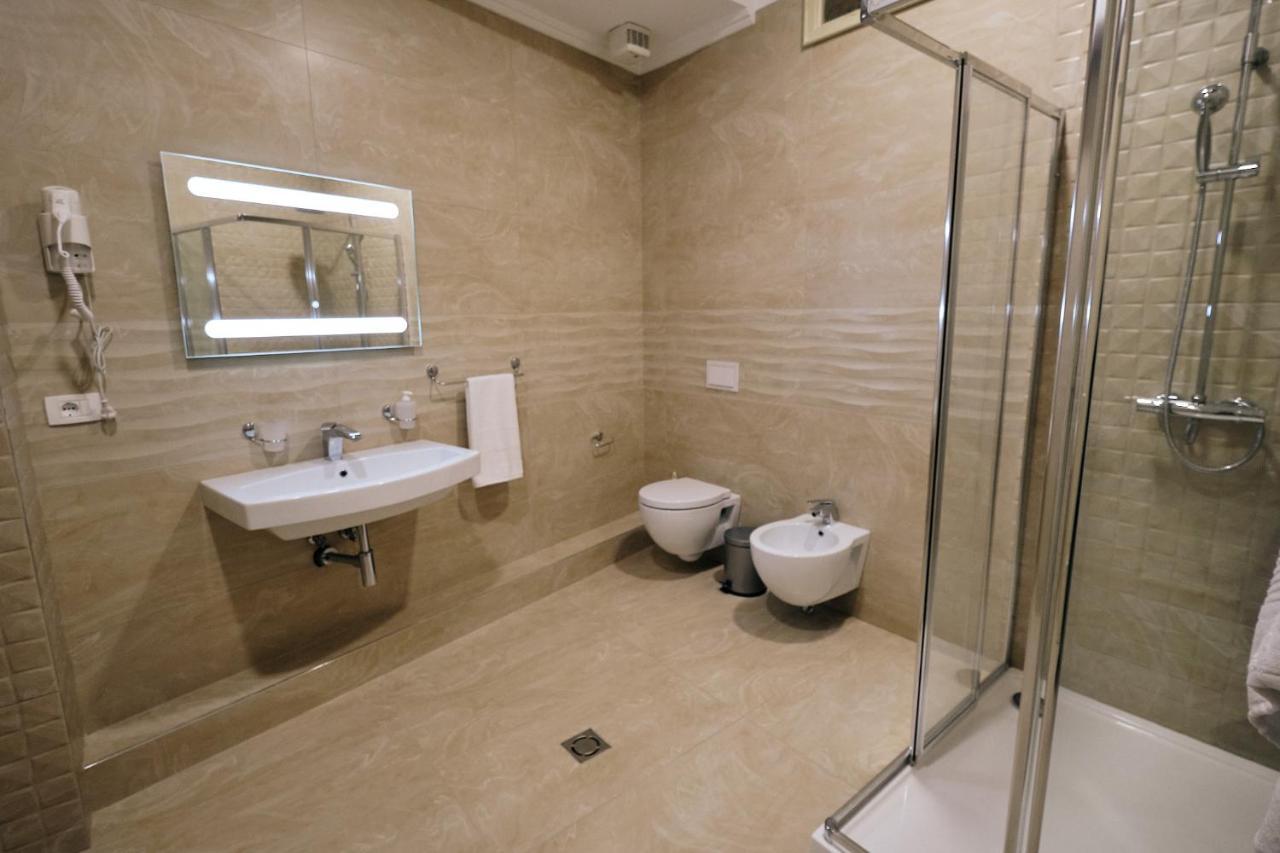 In Center Hotel 티라나 외부 사진