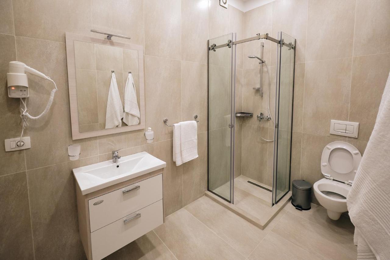 In Center Hotel 티라나 외부 사진