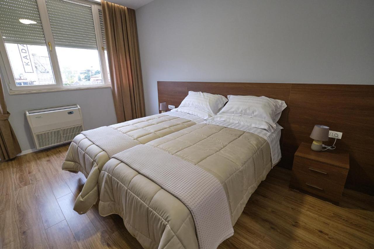In Center Hotel 티라나 외부 사진